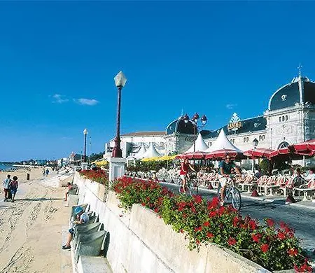 Maison Familiale 4 Chambres, Proche Commerces Et