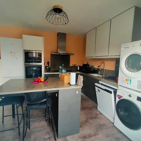 Maison Familiale 4 Chambres, Proche Commerces Et בית נופש