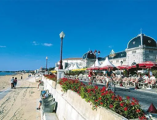 Maison Familiale 4 Chambres, Proche Commerces Et