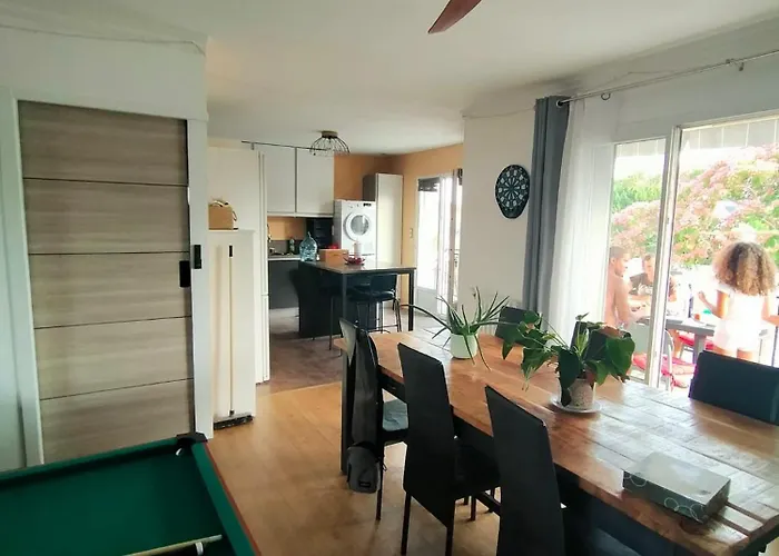 Maison Familiale 4 Chambres, Proche Commerces Et *